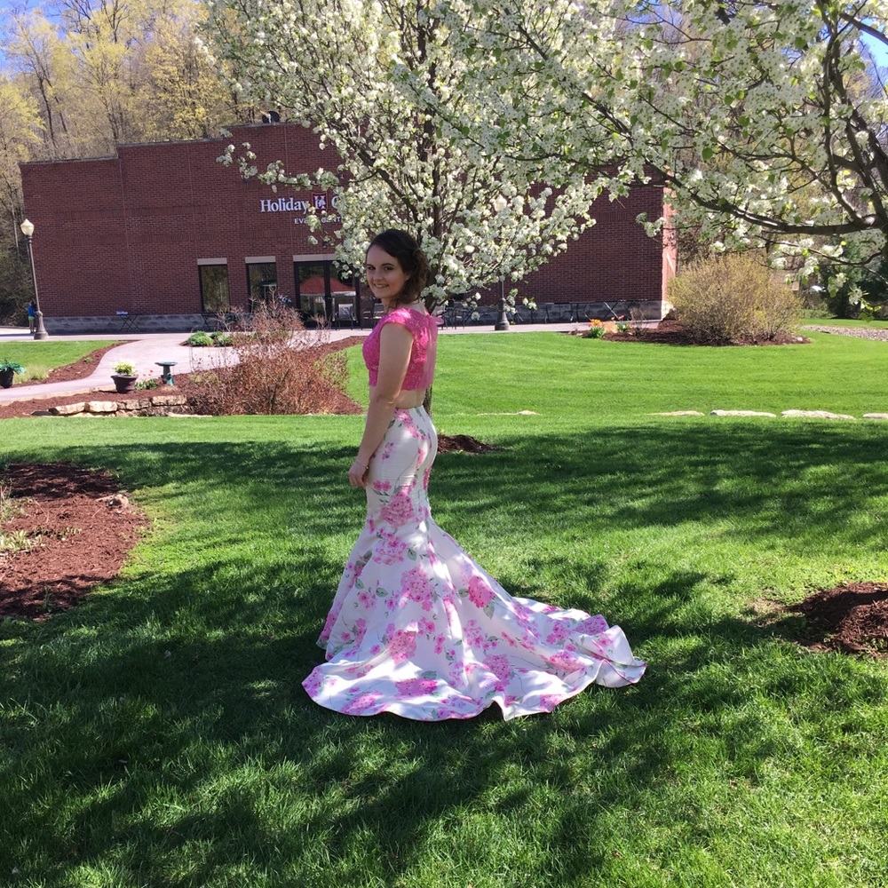 🌸 Sherri Hill Floral Mermaid Two-Piece Dress🌸